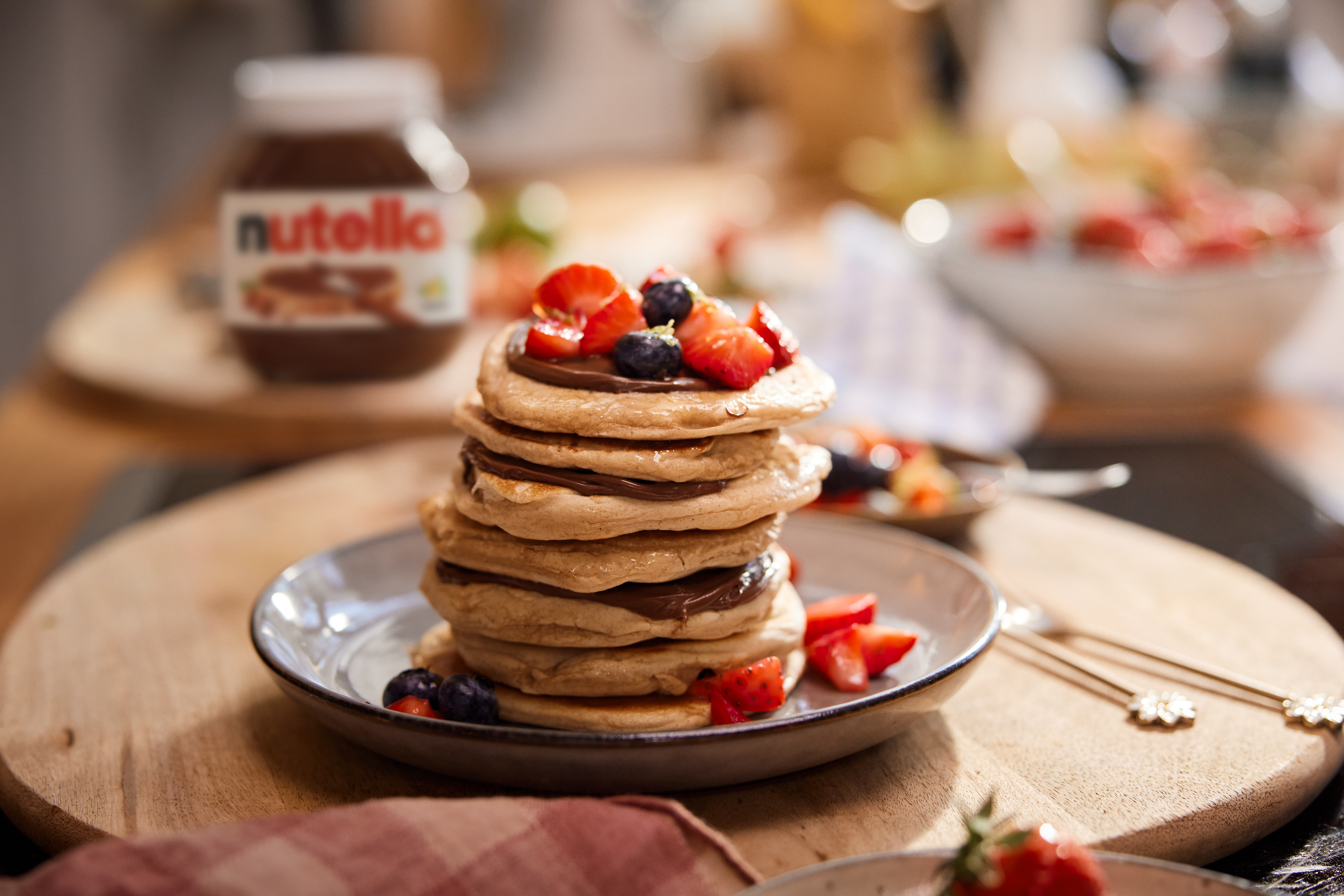 Pancakes mit Beeren-Chutney und nutella® | Rezept Idee