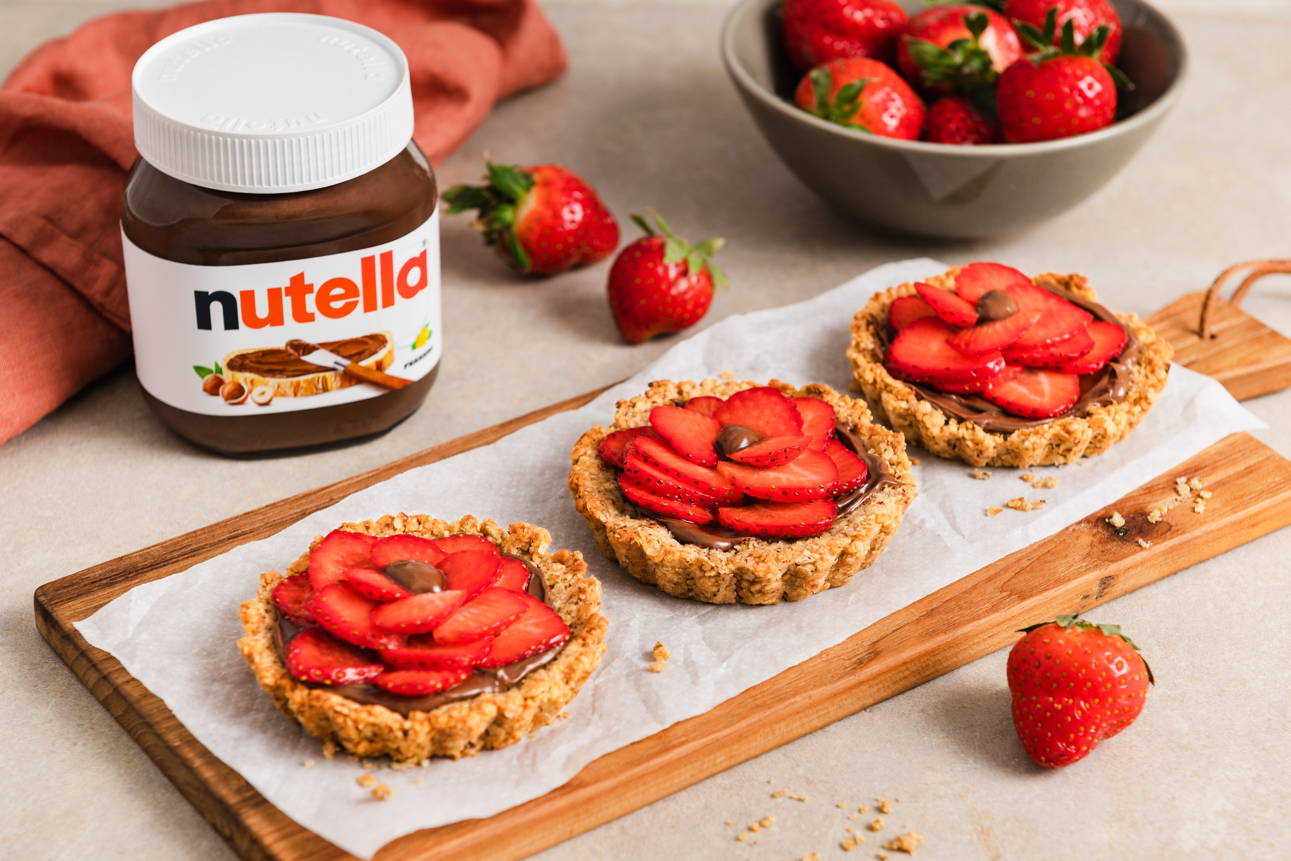 Erdbeer-Granola Mini-Tarte mit nutella® | Crunch Dessert